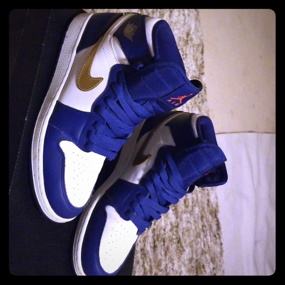NIKE Air Jordan 1